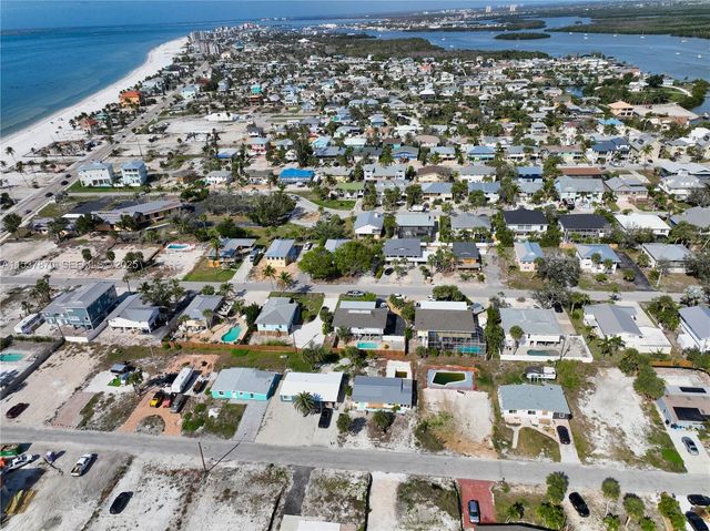 161 Hibiscus Drive, Fort Myers, FL 33931