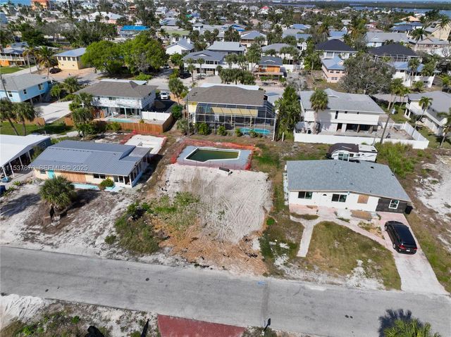 161 Hibiscus Drive, Fort Myers, FL 33931