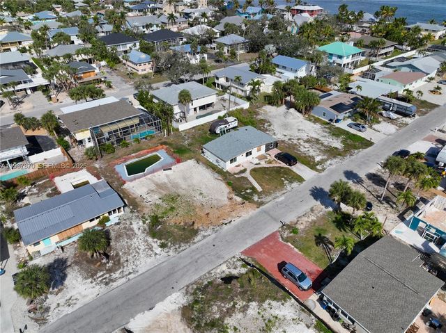 161 Hibiscus Drive, Fort Myers, FL 33931
