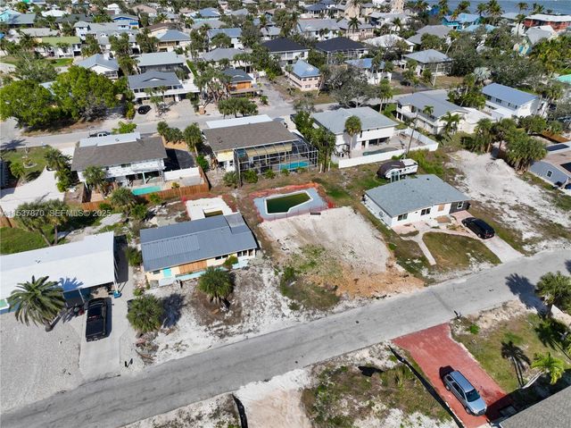 161 Hibiscus Drive, Fort Myers, FL 33931