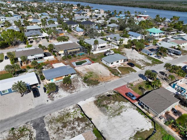 161 Hibiscus Drive, Fort Myers, FL 33931