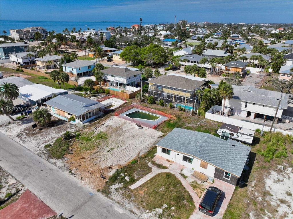 161 Hibiscus Drive, Fort Myers, FL 33931