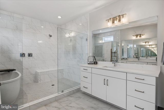 610 LEIGH WAY, Oxon Hill, MD 20745