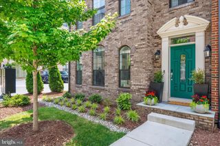 610 LEIGH WAY, Oxon Hill, MD 20745