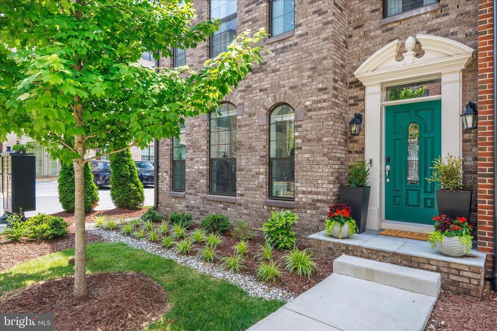 610 LEIGH WAY, Oxon Hill, MD 20745