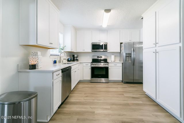 6221 ASHWOOD Lane, Jacksonville, FL 32277