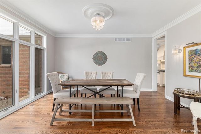 6997 Oakhurst Ridge Road, Clarkston, MI 48348