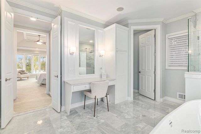 6997 Oakhurst Ridge Road, Clarkston, MI 48348