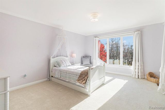 6997 Oakhurst Ridge Road, Clarkston, MI 48348