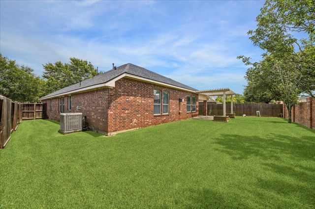 2821 Chinaberry Park Lane, League City, TX 77573