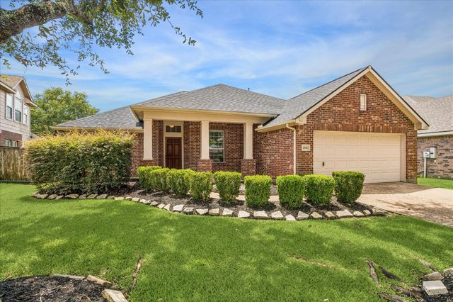 2821 Chinaberry Park Lane, League City, TX 77573