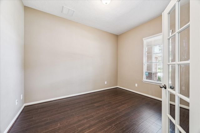 2821 Chinaberry Park Lane, League City, TX 77573