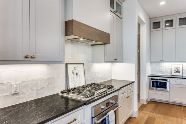 945 Highlands Avenue, Aledo, TX 76008