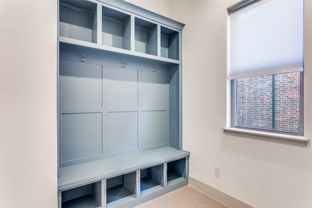 945 Highlands Avenue, Aledo, TX 76008