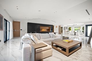 16431 NE 34th Ave, North Miami Beach, FL 33160