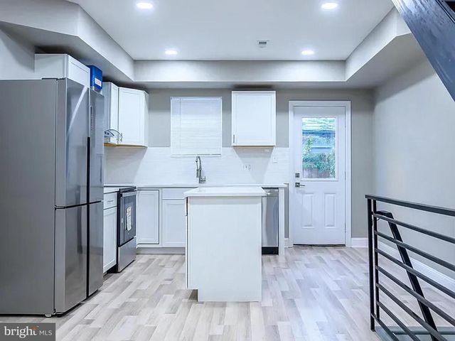 2212 GREENWICH ST, Philadelphia, PA 19146