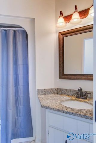 8151 Oldfield Road SW 7, Huntsville, AL 35802
