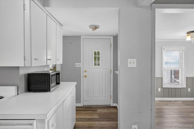 27036 Townley Street, Madison Heights, MI 48071