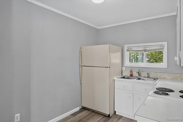 27036 Townley Street, Madison Heights, MI 48071
