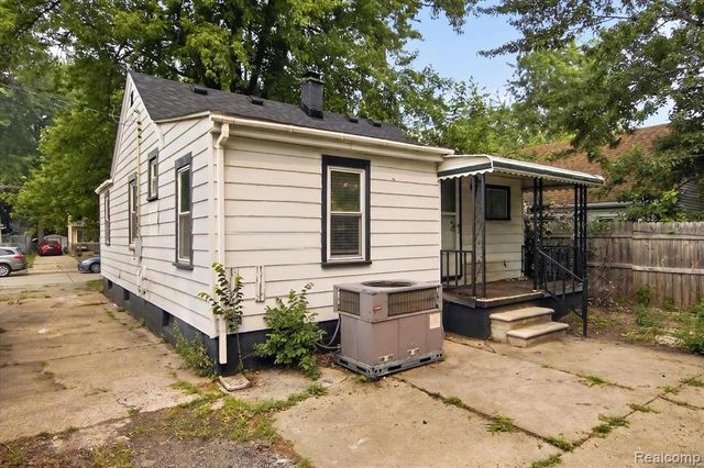 27036 Townley Street, Madison Heights, MI 48071