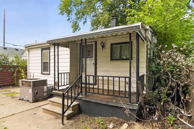 27036 Townley Street, Madison Heights, MI 48071