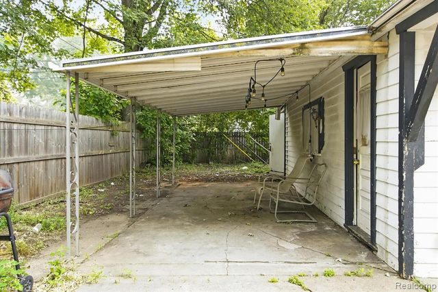 27036 Townley Street, Madison Heights, MI 48071