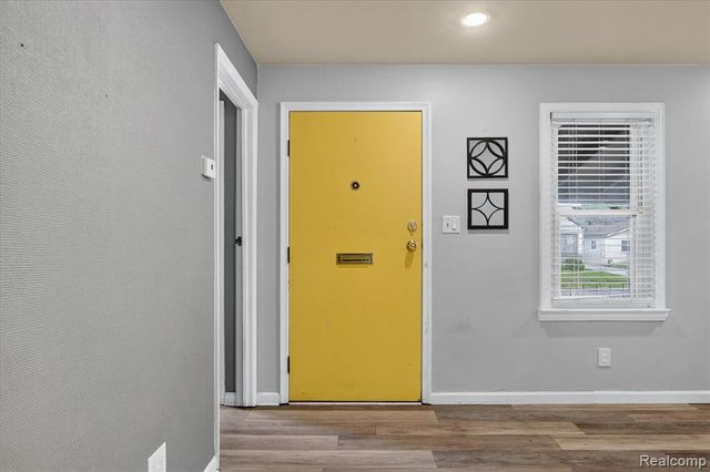 27036 Townley Street, Madison Heights, MI 48071