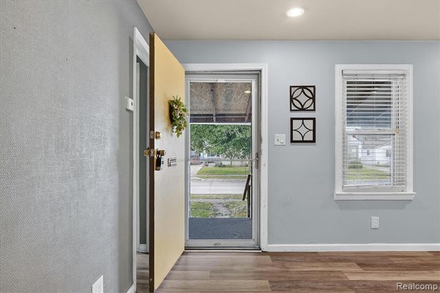 27036 Townley Street, Madison Heights, MI 48071