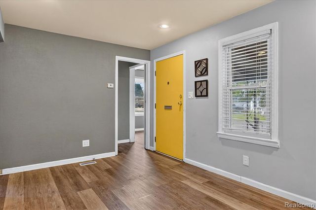 27036 Townley Street, Madison Heights, MI 48071