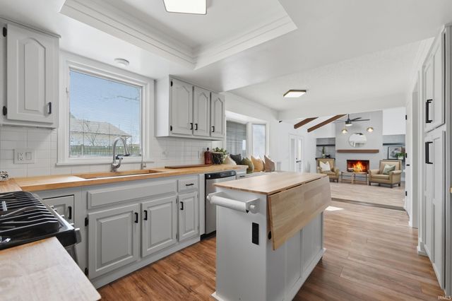 1221 Windsor Woods Boulevard, Fort Wayne, IN 46845