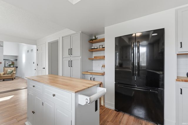 1221 Windsor Woods Boulevard, Fort Wayne, IN 46845