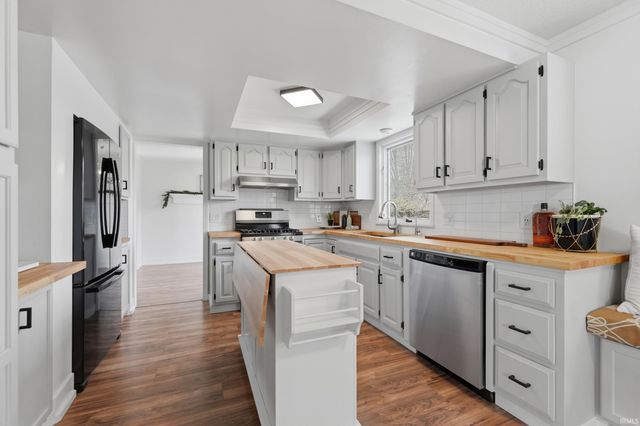 1221 Windsor Woods Boulevard, Fort Wayne, IN 46845