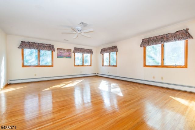 25 Wood Chase Ln, Kinnelon Boro, NJ 07405