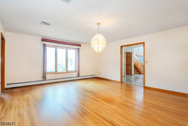 25 Wood Chase Ln, Kinnelon Boro, NJ 07405
