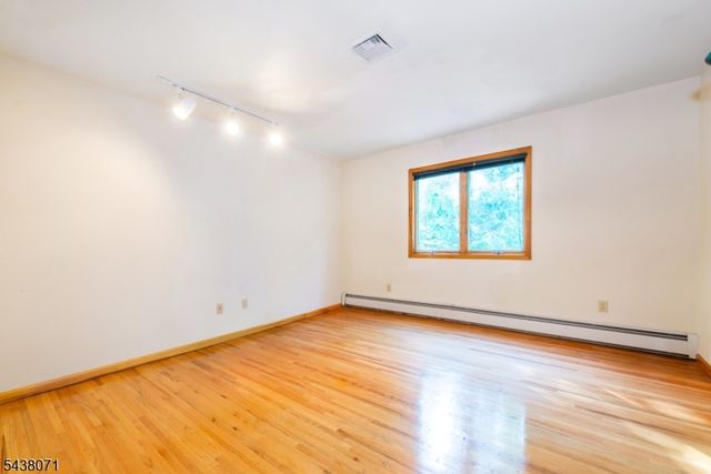 25 Wood Chase Ln, Kinnelon Boro, NJ 07405