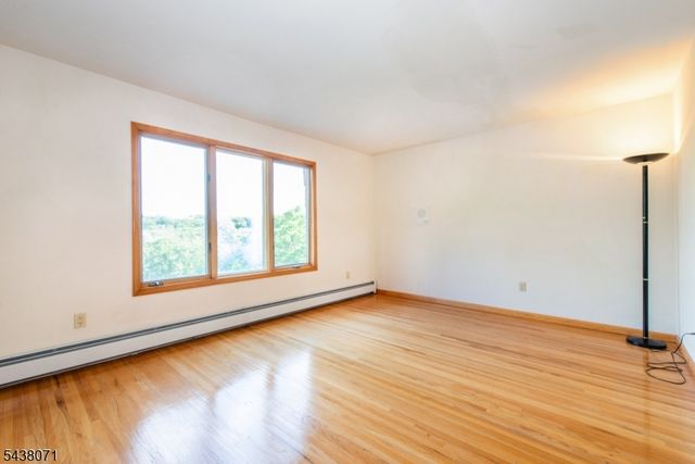 25 Wood Chase Ln, Kinnelon Boro, NJ 07405