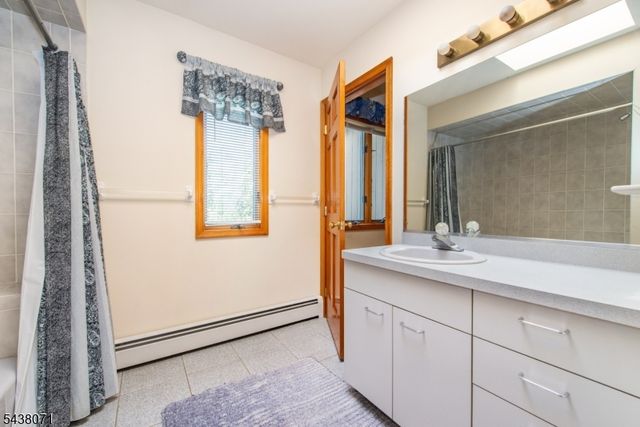 25 Wood Chase Ln, Kinnelon Boro, NJ 07405