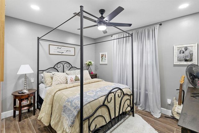 2656 IVYDALE DRIVE, Deltona, FL 32725