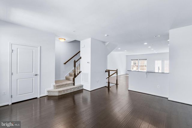 5365 S CENTER DR, Greenbelt, MD 20770
