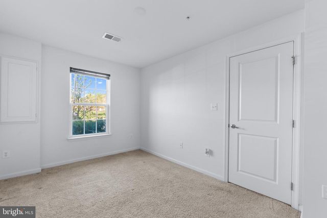 5365 S CENTER DR, Greenbelt, MD 20770