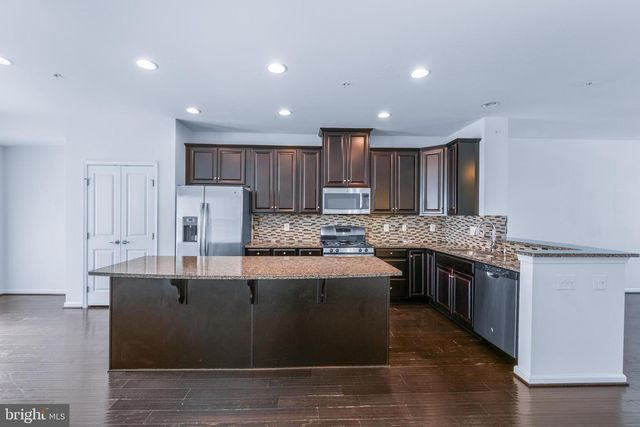 5365 S CENTER DR, Greenbelt, MD 20770