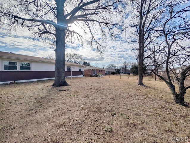 4443 Remus Drive, Florissant, MO 63033