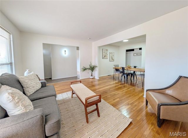 4443 Remus Drive, Florissant, MO 63033