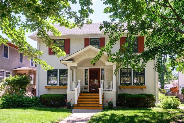 836 N Grove Avenue, Oak Park, IL 60302
