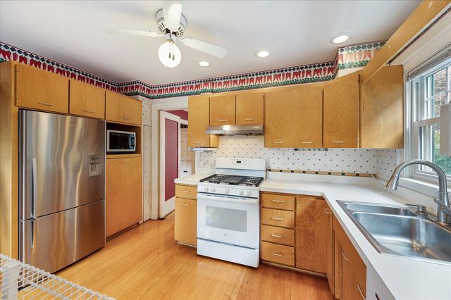 836 N Grove Avenue, Oak Park, IL 60302