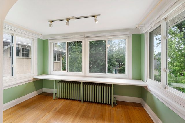 836 N Grove Avenue, Oak Park, IL 60302