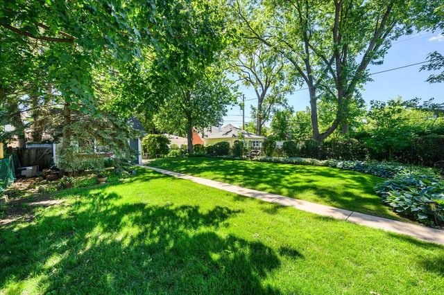 836 N Grove Avenue, Oak Park, IL 60302