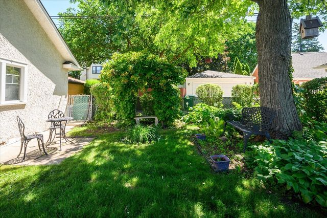 836 N Grove Avenue, Oak Park, IL 60302