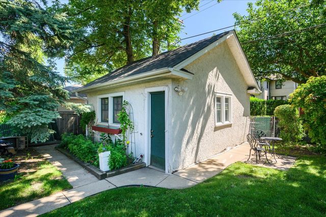 836 N Grove Avenue, Oak Park, IL 60302