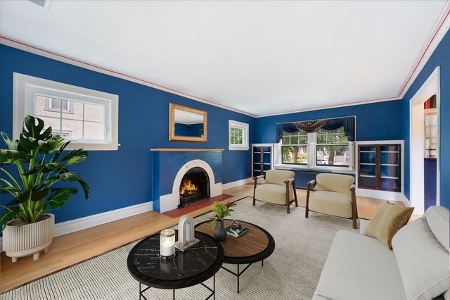 836 N Grove Avenue, Oak Park, IL 60302